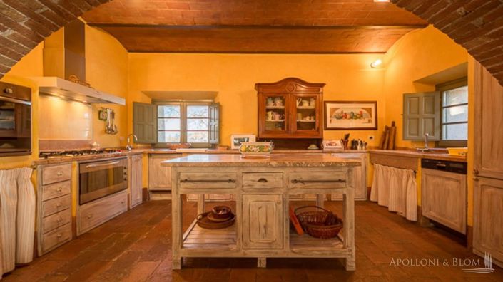 Image No.8-6 Bed Apartment for sale