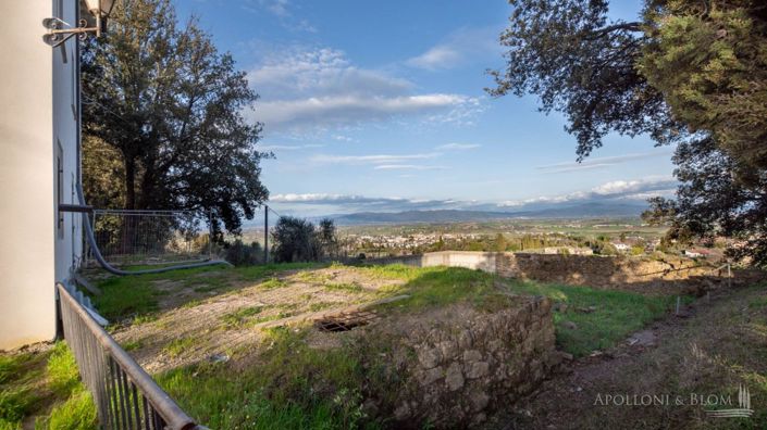 Image No.20-20 Bed Apartment for sale