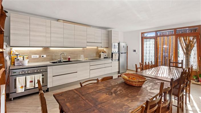 Image No.17-6 Bed Apartment for sale