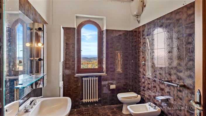 Image No.27-6 Bed Apartment for sale