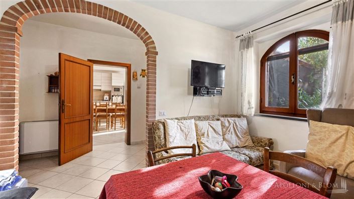 Image No.8-6 Bed Apartment for sale