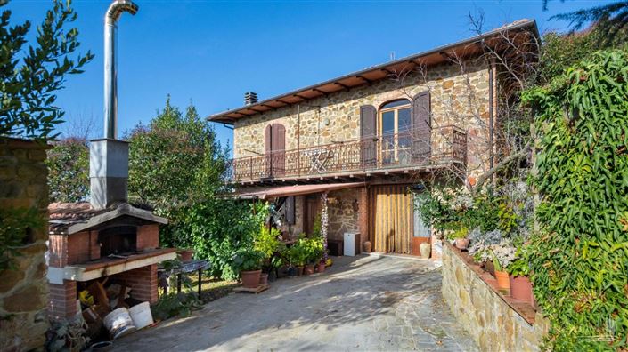 Image No.11-6 Bed Apartment for sale