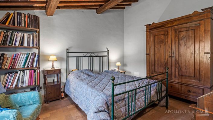 Image No.21-5 Bed Apartment for sale