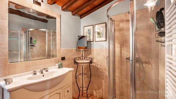 Image No.25-5 Bed Apartment for sale