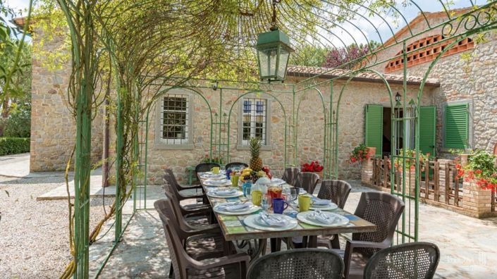 Image No.11-6 Bed Apartment for sale