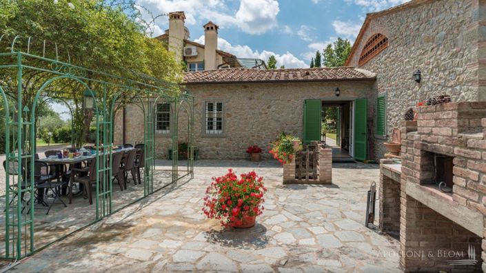 Image No.13-6 Bed Apartment for sale