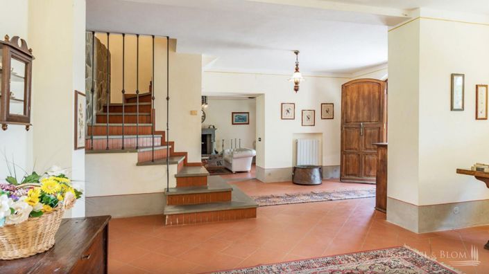 Image No.20-6 Bed Apartment for sale