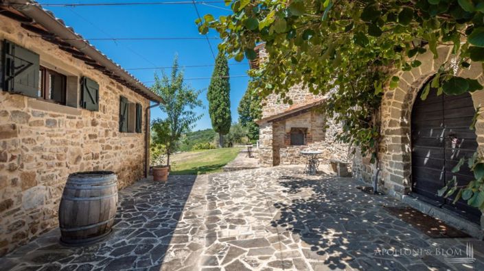 Image No.17-9 Bed Apartment for sale