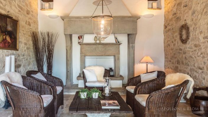 Image No.3-9 Bed Apartment for sale