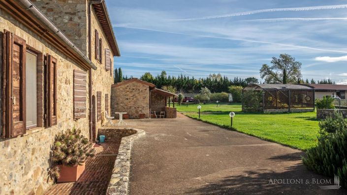 Image No.19-10 Bed Apartment for sale