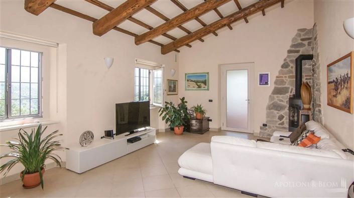 Image No.16-6 Bed Apartment for sale