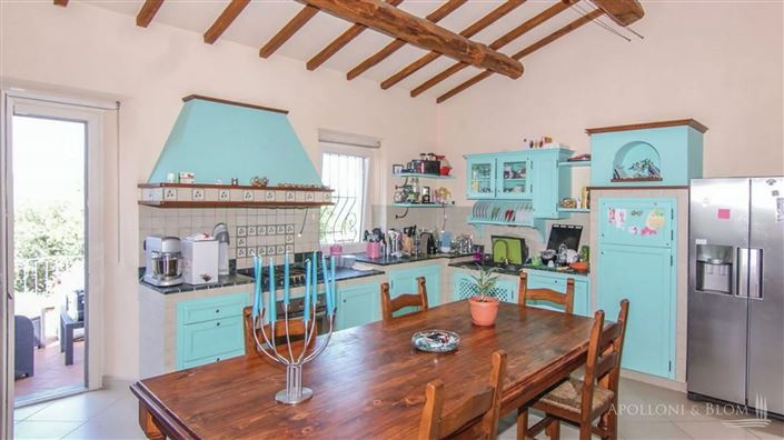 Image No.21-6 Bed Apartment for sale