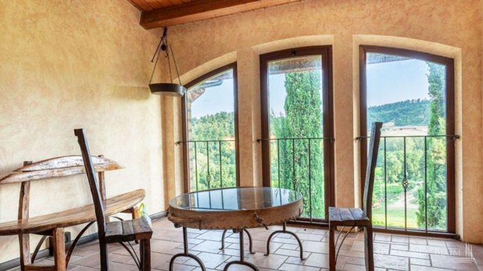 Image No.2-2 Bed Vineyard for sale