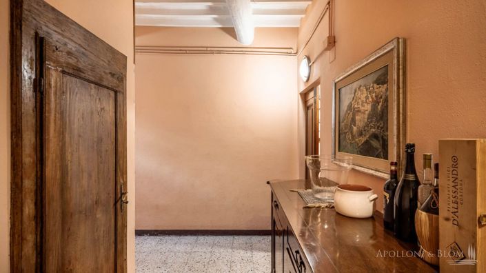 Image No.17-5 Bed Country House for sale