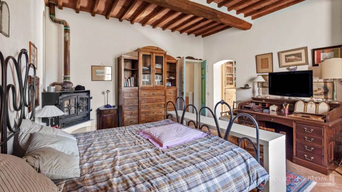 Image No.16-10 Bed Apartment for sale