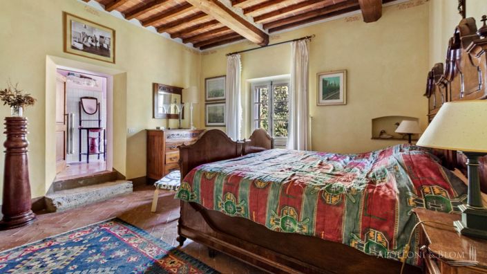 Image No.19-10 Bed Apartment for sale