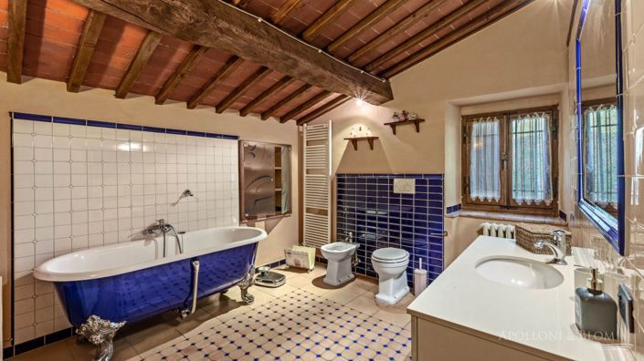 Image No.19-8 Bed Apartment for sale