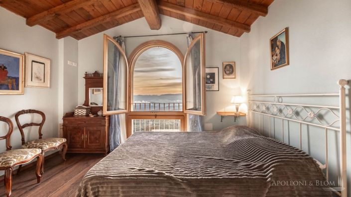 Image No.29-8 Bed Apartment for sale