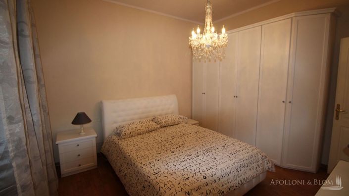 Image No.14-8 Bed Apartment for sale