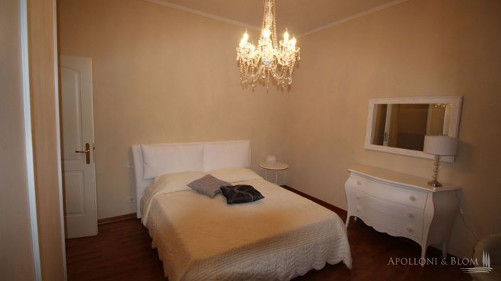 Image No.15-8 Bed Apartment for sale