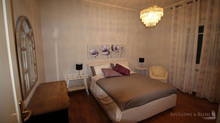 Image No.17-8 Bed Apartment for sale