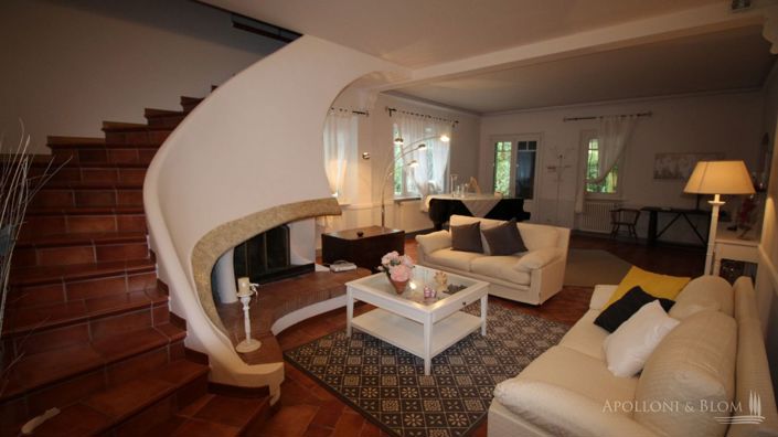 Image No.4-8 Bed Apartment for sale