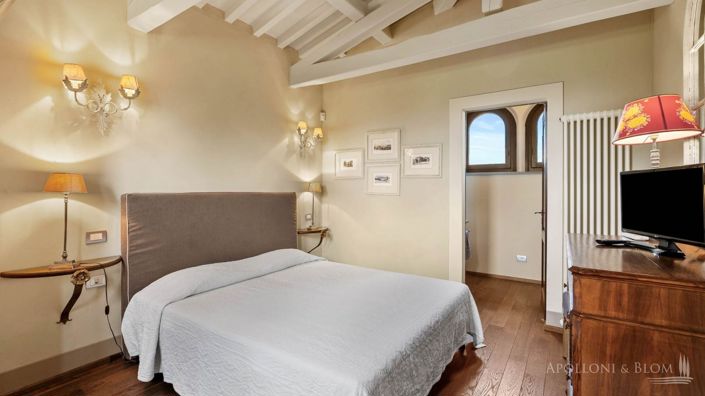 Image No.20-4 Bed Apartment for sale