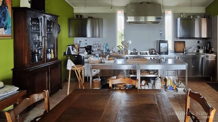 Image No.28-3 Bed Vineyard for sale