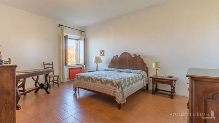 Image No.21-8 Bed Apartment for sale