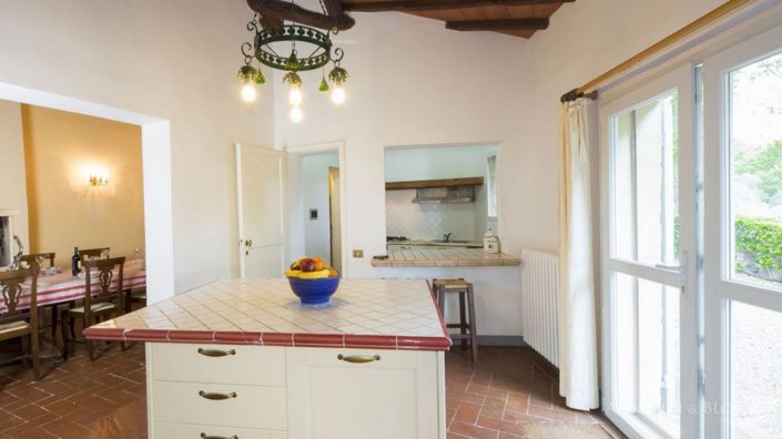 Image No.22-8 Bed Apartment for sale