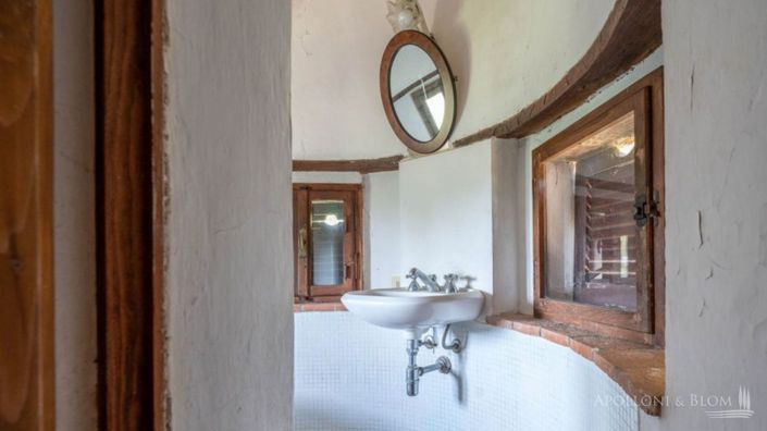 Image No.24-11 Bed Apartment for sale