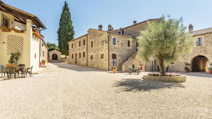 Image No.6-31 Bed Apartment for sale