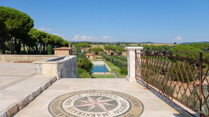 Image No.5-17 Bed Apartment for sale