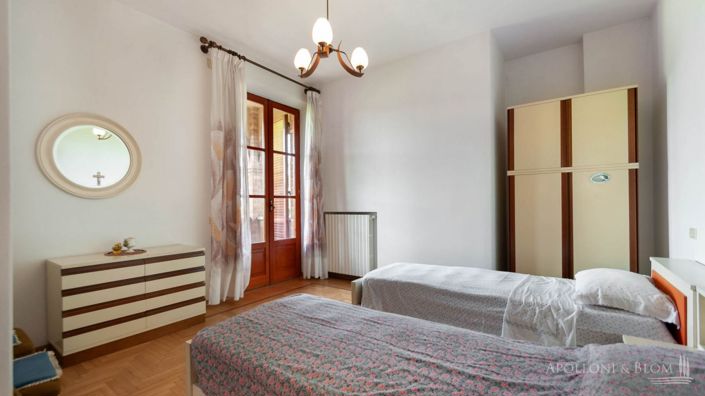 Image No.21-5 Bed Country House for sale