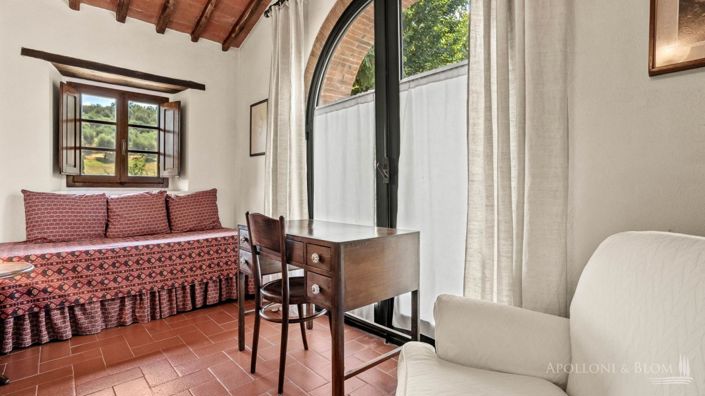 Image No.18-8 Bed Apartment for sale