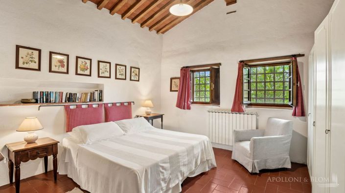 Image No.30-8 Bed Apartment for sale