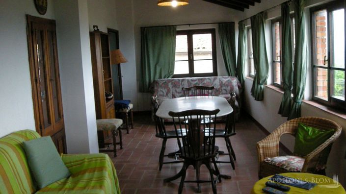 Image No.11-6 Bed Chateaux for sale