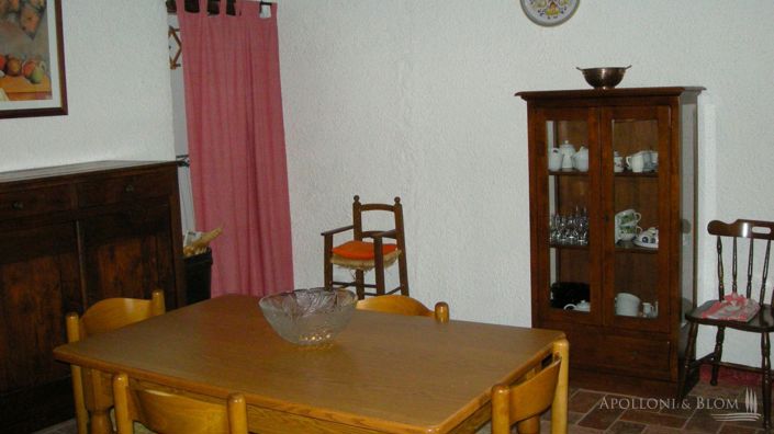 Image No.16-6 Bed Chateaux for sale