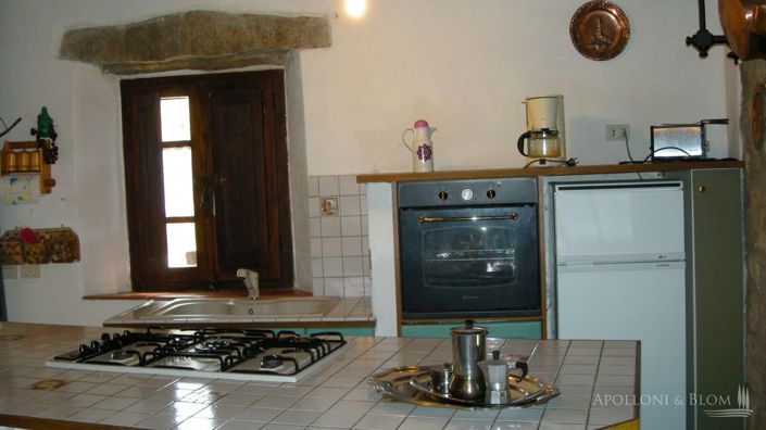 Image No.19-6 Bed Chateaux for sale