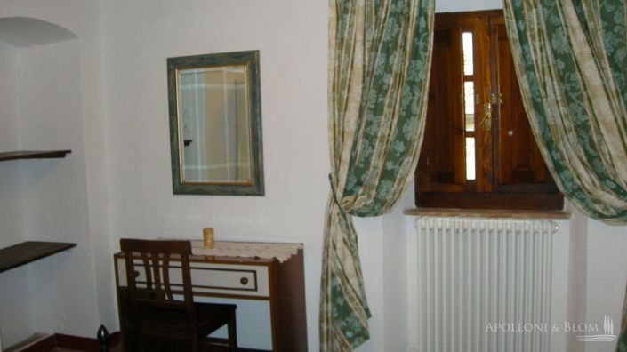 Image No.20-6 Bed Chateaux for sale