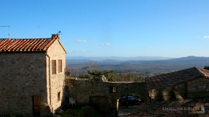 Image No.2-6 Bed Chateaux for sale