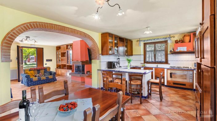 Image No.8-Appartement de 4 chambres à vendre à Castiglione del Lago