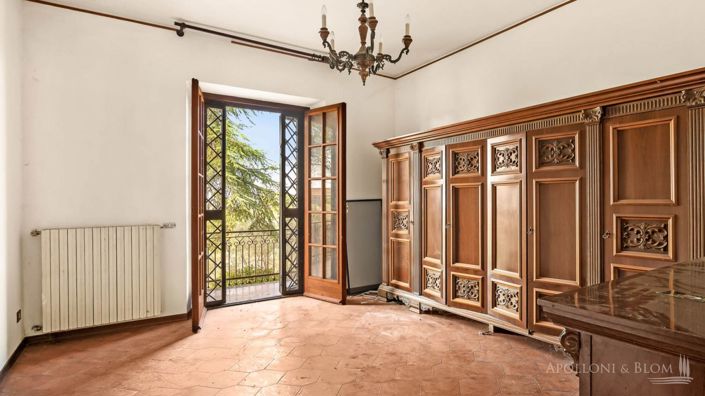 Image No.18-4 Bed Country House for sale