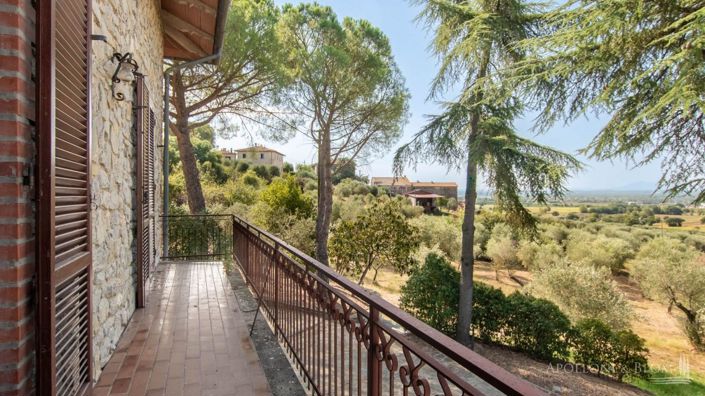 Image No.19-4 Bed Country House for sale