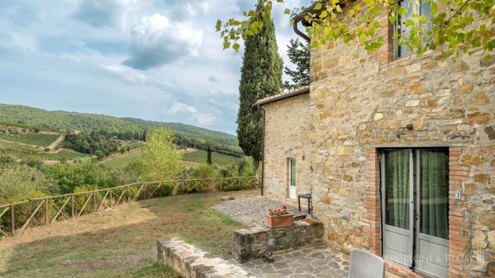 Image No.30-32 Bed Vineyard for sale