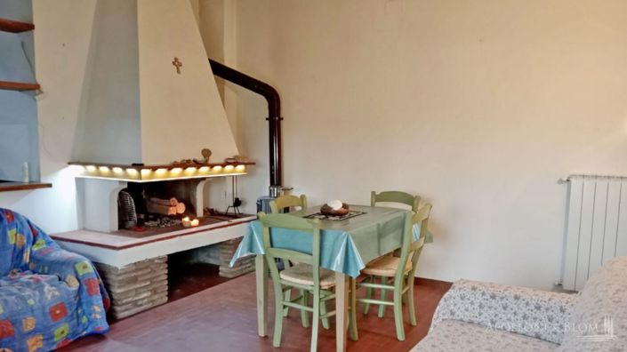 Image No.27-4 Bed Country House for sale