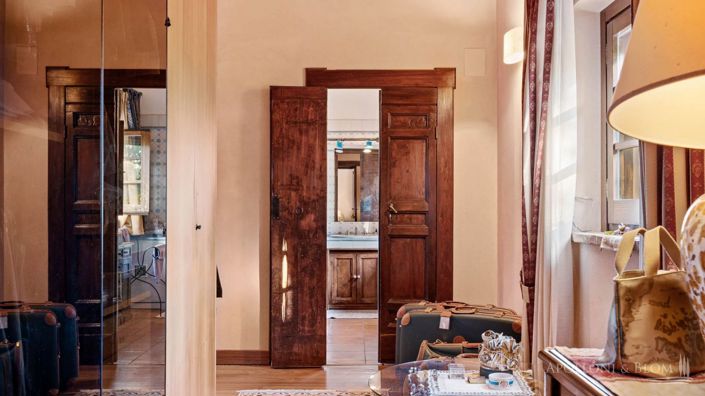 Image No.29-4 Bed Apartment for sale