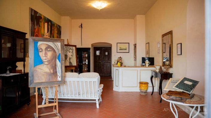 Image No.15-15 Bed Villa for sale