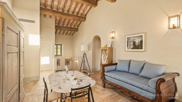 Image No.17-9 Bed Apartment for sale