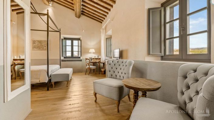 Image No.24-9 Bed Apartment for sale